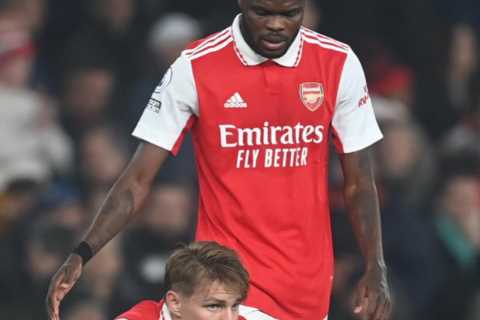 Arsenal stars break down on pitch with fans fearing they’ve ‘given up on title’ – but Arteta..