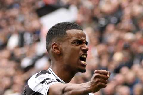 Alexander Isak averages a Premier League goal every 97 minutes this season – a viable Dream Team..
