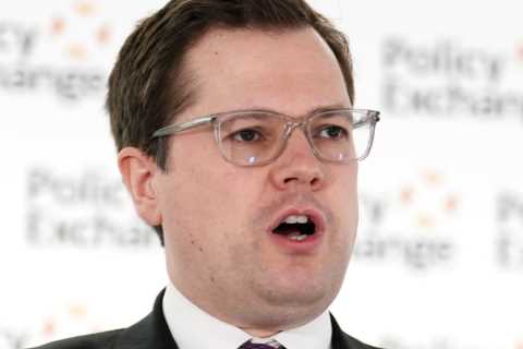 Immigration minister slams MPs for opposing crackdown on small boat invasion
