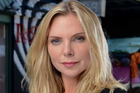 EastEnders fans demand Ronnie Mitchell returns to soap after BBC announces Roxy’s comeback against..