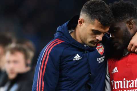 Arsenal vs Chelsea: Gunners look to reignite title charge against torrid Blues after Man City..