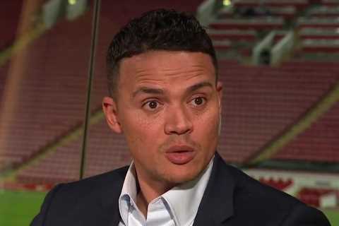 Jermaine Jenas uses bizarre ‘fighting my dad with bum fluff on my chin’ analogy to explain Arsenal..