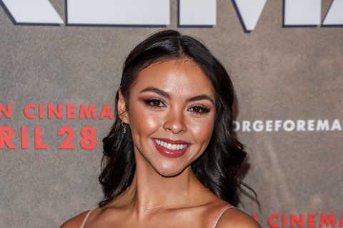 Vanessa Bauer puts ‘split’ with Joey Essex behind her on wild night out telling pals ‘I just want..