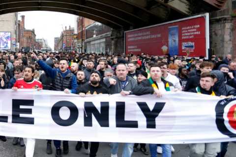 Angry Man Utd fans march outside Old Trafford demanding full sale by hated Glazers ahead of Aston..