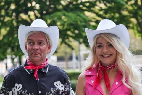 Holly Willoughby dresses up as Barbie as she leads the celebs at Keith Lemon’s star-studded party