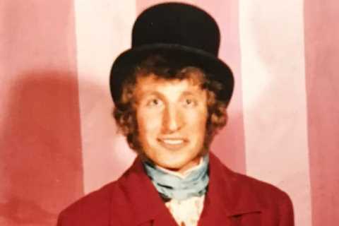 Legendary Premier League manager looks unrecognisable in throwback pics as players tell him to..