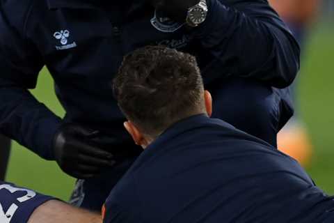 Everton captain Seamus Coleman stretchered off with horror injury in major blow to relegation..