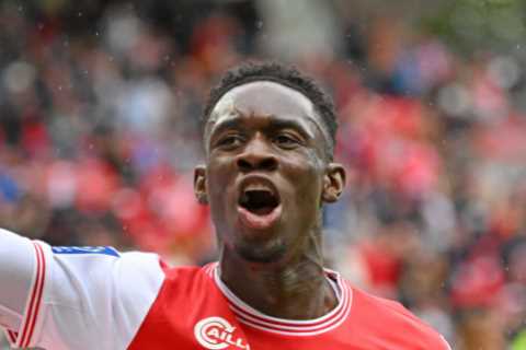 On-fire Arsenal loanee ‘to hold contract talks with Mikel Arteta and Co in summer as PSG target..