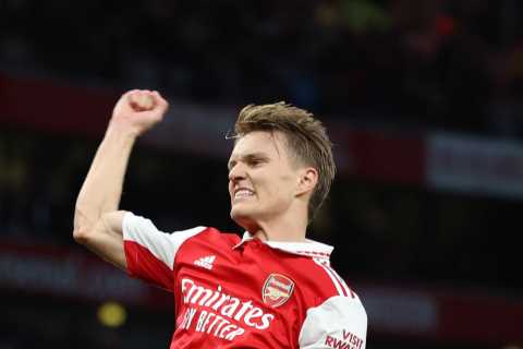 Arsenal 3 Chelsea 1: Gunners keep Premier League title hopes alive after first-half demolition of..