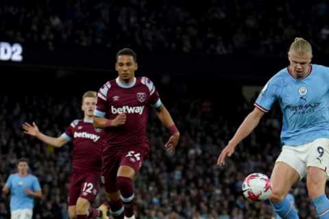 Erling Haaland overtakes two England legends to break 28-year Premier League record during Man..