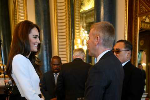 Kate Middleton stuns eagle-eyed royal fans as she’s spotted in one of Meghan Markle’s fashion..