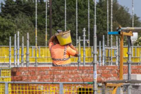 Tory MPs warn No10 they could blow election chances by not building enough homes