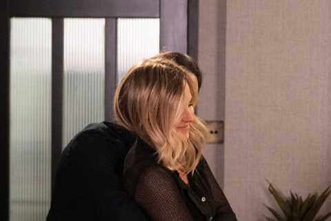 ITV Coronation Street fans gobsmacked as Sarah Platt’s skirt ‘gets even shorter’ as affair with..