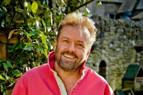 Homes Under The Hammer’s Martin Roberts ‘drank his own urine &amp; s**t himself’ in sickening..