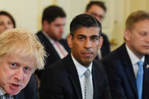 Furious Boris Johnson nearly sent Rishi Sunak a sweary video after resignation betrayal, ex..