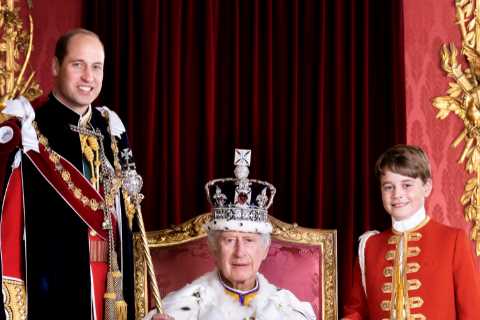 Newly crowned King Charles III proudly sits on throne flanked by two heirs Prince William &amp;..