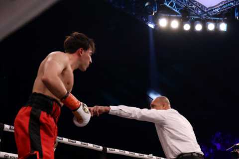 YouTube star ViruZz gets up from floor to brutally knock DK Money out COLD with gumshield sent..