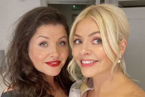 Holly Willoughby breaks her silence as she poses for glam selfie with rarely-seen sister after This ..