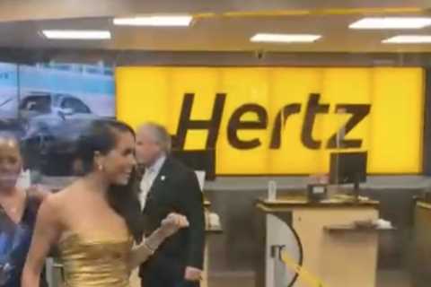 Meghan Markle’s fans in disbelief as she makes VERY unusual and unglamorous entrance at awards for..