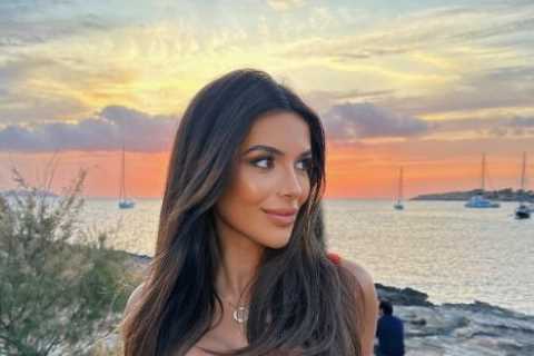 Ekin-Su looks stunning as she goes braless in racy corset top on holiday in Ibiza