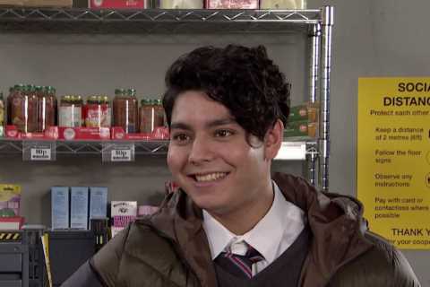 Coronation Street’s Aadi Alahan to be seduced by an older woman in steamy affair plot