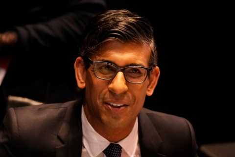 Rishi Sunak unveils £1bn investment in microchips to end China reliance