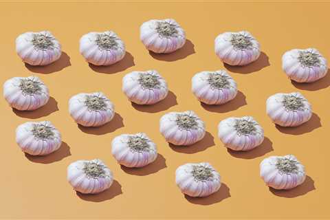 Four ways to get the most form   a cheap bulb of garlic