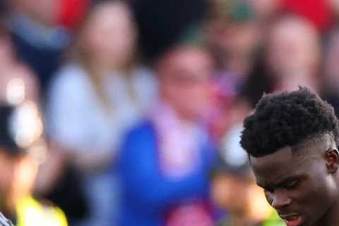 Mystery ex-Arsenal ace trolls club photographer over Premier League heartache as he’s branded..
