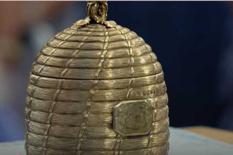 Antiques Roadshow expert’s ‘heart thumps’ as he spots ‘immaculate’ item worth eye-watering sum –..