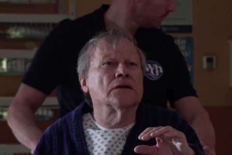 Roy Cropper undergoes lifesaving surgery as he finally reveals his true feelings in Coronation..