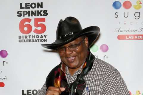 I was first to take prime Mike Tyson the distance but another boxer hit so hard he could turn horse ..