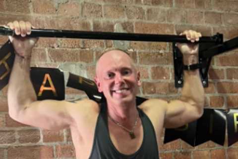 Judge Rinder shows off his ripped figure in ‘thirst’ trap snap to celebrate birthday