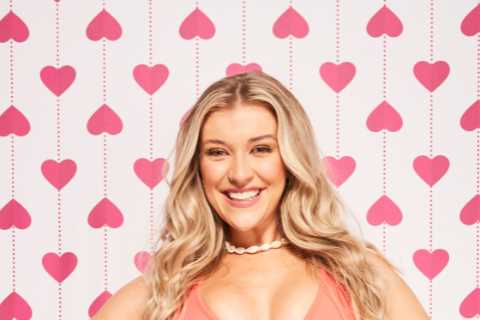 Love Island’s Molly Marsh stars alongside EastEnders legend in her day job before entering villa