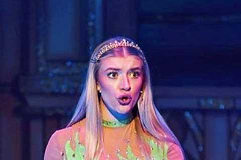 Watch Love Island’s Molly Marsh star as Fairy alongside EastEnders legend in day job before..