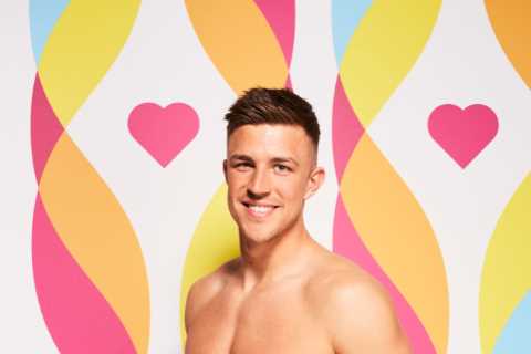 Love Island’s Mitchel Taylor opens up on ‘real-life porno’ moment with female customer while at work