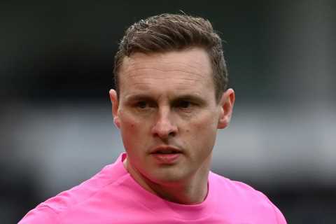I’m an ex-Premier League goalkeeper but I’ve done a Ben Foster and dropped down into non-league to..