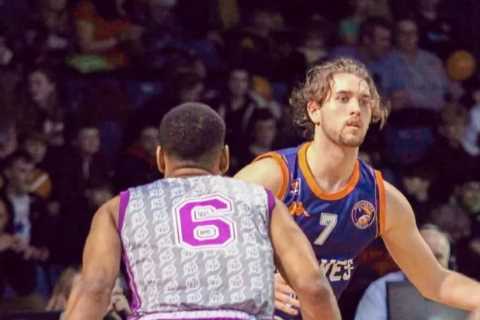 Was Zachariah Noble a professional basketball player?
