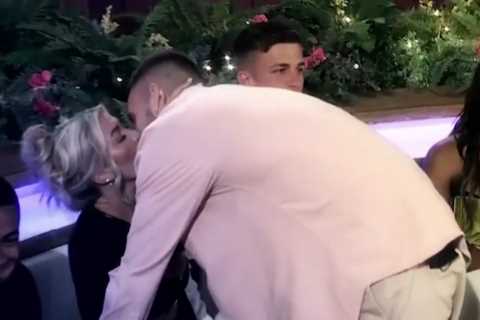 Molly and Zachariah stun Love Island co-stars with multiple snogs as sparks fly – leaving Mitchel..