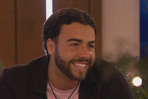 Furious Love Island fans convinced Sammy was told who to pick on his date as they spot ‘proof’ –..