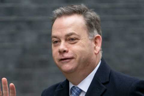 Boris Johnson’s ‘Mr Fixit’ quits as MP ‘with immediate effect’ sparking by-election headache for..