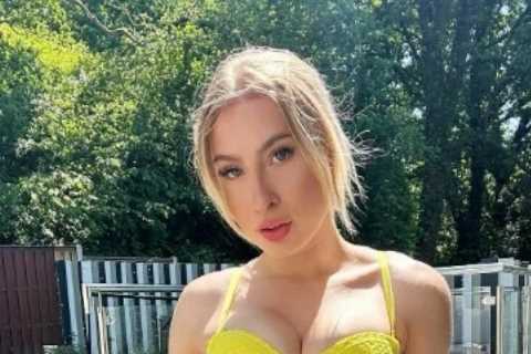 World’s sexiest Chelsea fan Astrid Wett strips down to lingerie to beat the heat as fans say ‘day..