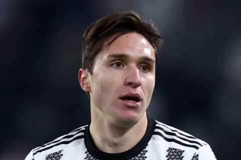Man Utd and Liverpool handed transfer boost as Juventus winger Federico Chiesa makes HUGE decision..