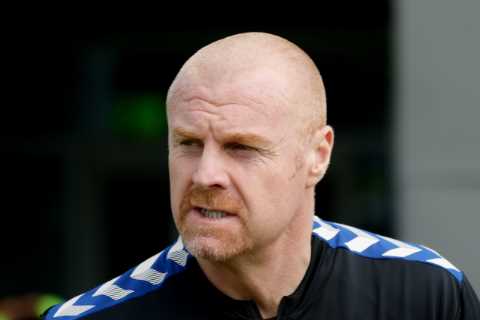 Everton make Man Utd outcast No1 transfer target in shock summer swoop despite horror spell at Old..