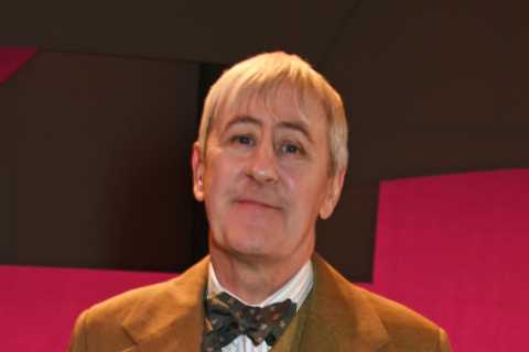 Only Fools And Horses’ Nicholas Lyndhurst prepares for new Hollywood career as US star sings his..