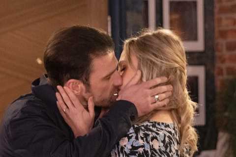 Coronation Street fans slam ‘pointless’ affair storyline but work out shock twist