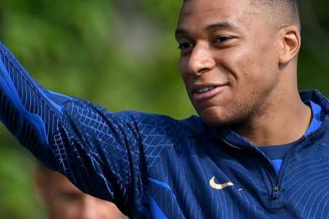 Chelsea set to join Man Utd in Kylian Mbappe transfer race after PSG star’s bombshell transfer..