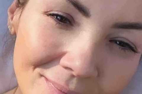 Martine McCutcheon goes ‘topless’ while sunbathing as she reveals anxiety struggle