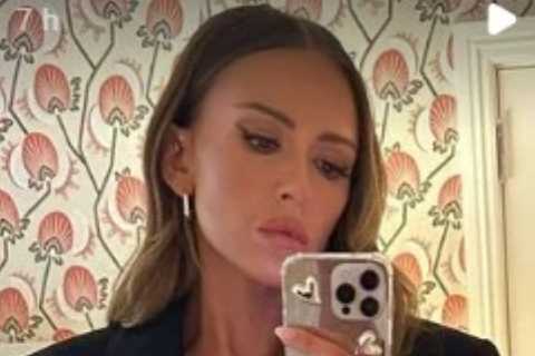 Stunning golf Wag Paulina Gretzky joins no bra club and shows off toned midriff in sexy black..