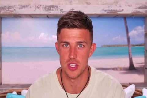 Horrified Love Island fans demand bosses axe contestant from villa after ‘red flags’
