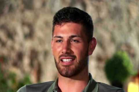 ITV viewers stunned as bombshell Scott reveals ‘real age’ on Love Island date